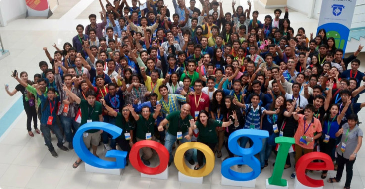Majoritatea angajaților Google vor lucra de acasă pînă în 2021