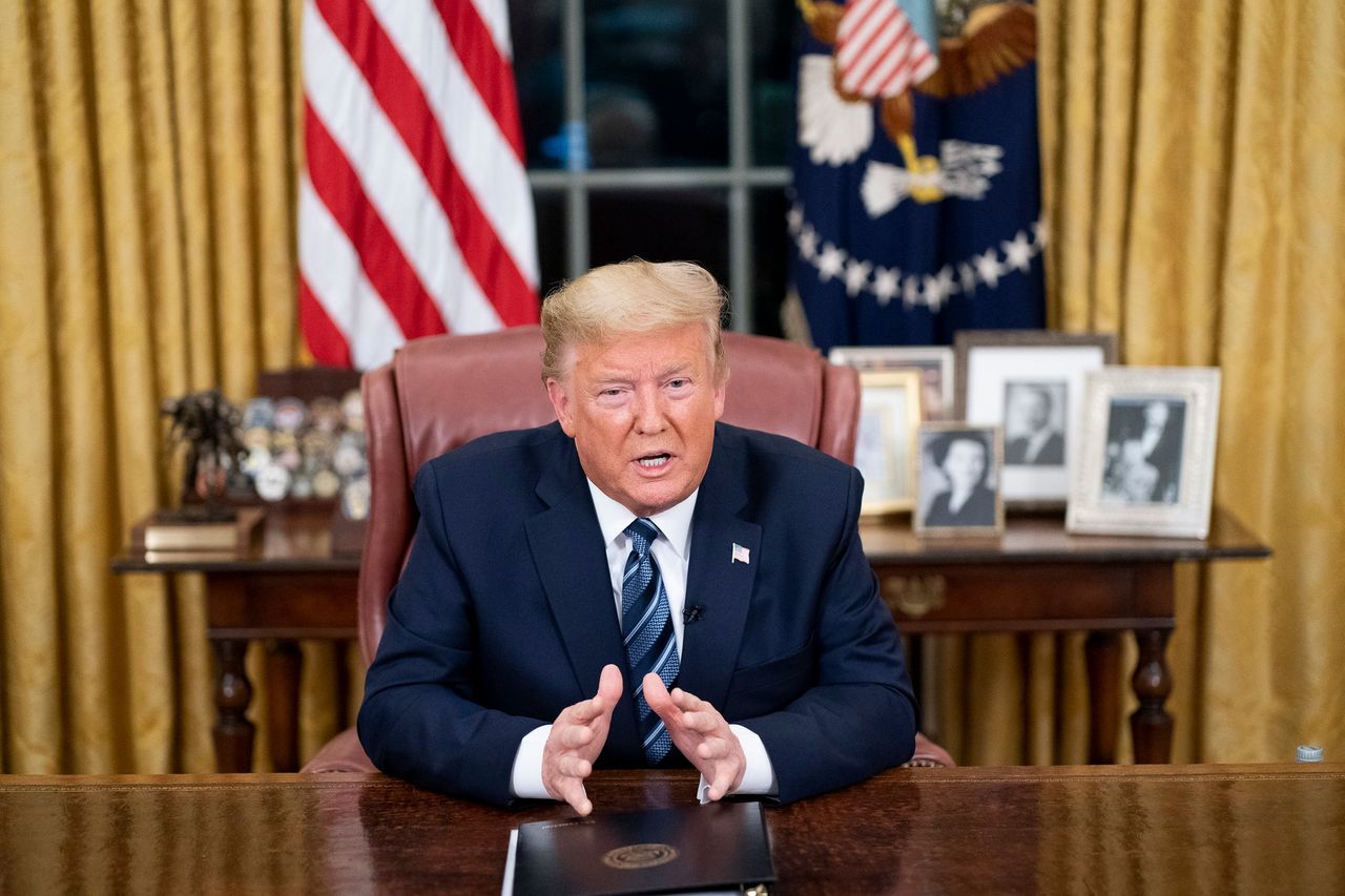 Трамп заявил, что эпидемия коронавируса в США почти закончилась.