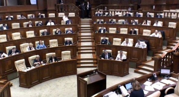 Raportul alimentației în școli și grădinițe, prezentat plenului Parlamentului. 
