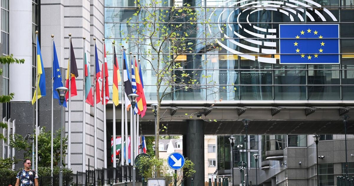 Европейский парламент вновь подтверждает свою твердую поддержку Республики Молдова и Украины. 