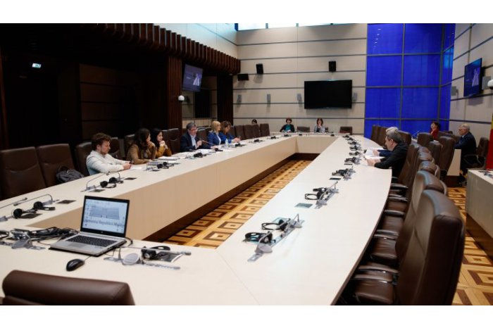 Повестка дня пленарных заседаний 25-26 мая была дополнена.
