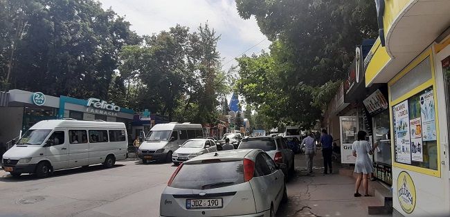 Социалисты намерены решить проблему незаконной парковки на улице Тестемицану.