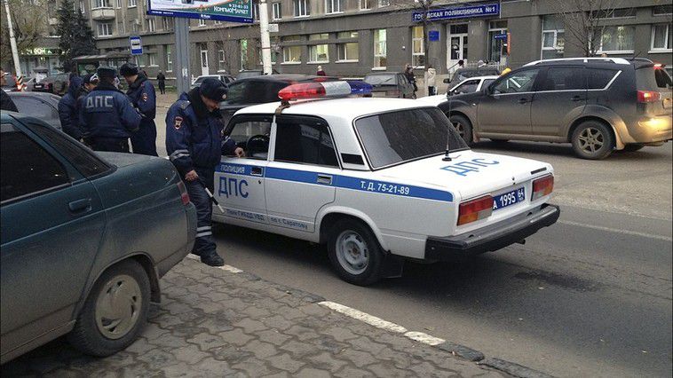 O grupare de moldoveni, reținută într-o suburbie a Moscovei. Foto: deschide.md