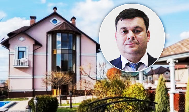 Locuința de peste 600 de metri pătrați nu este indicată în cele două declarații de avere depuse de Dumitru Godoroja pentru 2012 și 2013.
