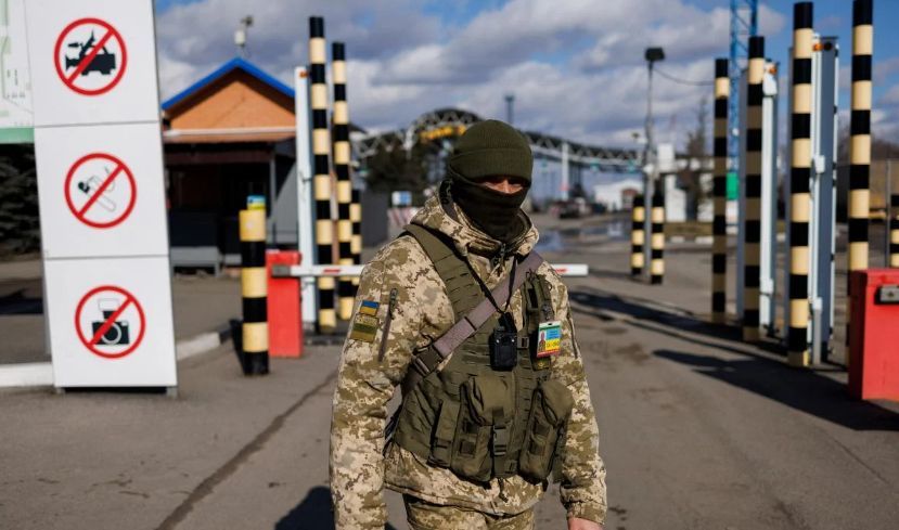 На границе с Молдовой остановили мужчину, освобожденного от службы из-за тяжелых родов.