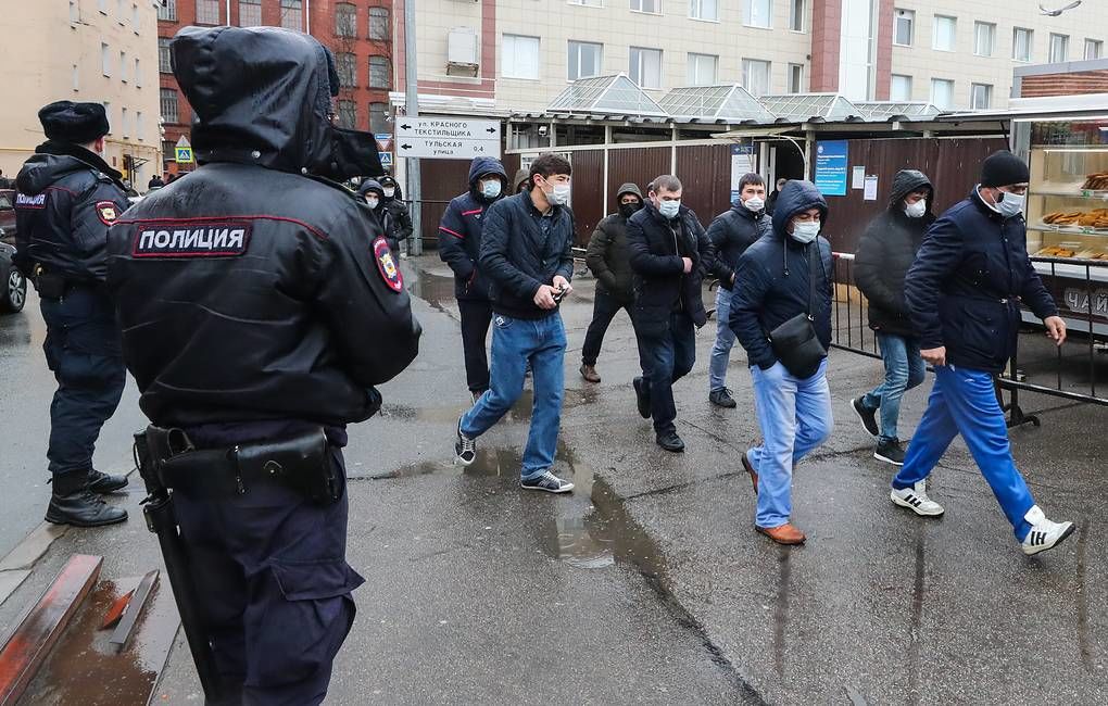 Иностранцы до 15 июня смогут работать в Москве без патента.