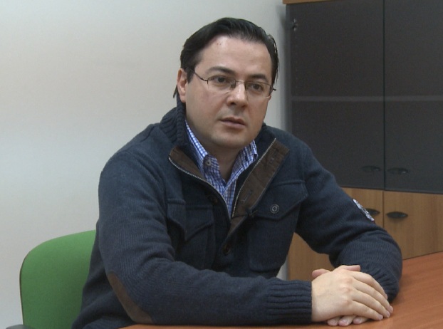 Эксперт отметил, что среди выезжающих на заработки за границу очень много молодых девушек, которые затем создают там семьи и не возвращаются на родину, что влияет негативным образом на демографическую ситуацию в Республике.