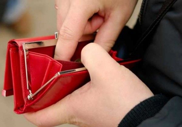 Профсоюзы просят правительство ускорить выдачу ежегодной премии бюджетникам.