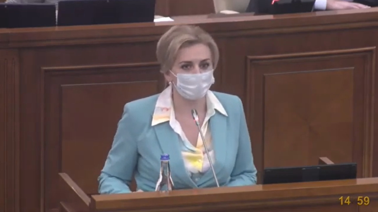 Главан добавила, что повышение зарплат обойдется госбюджету в 690 миллионов леев.