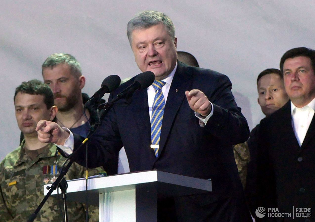 Порошенко уволил главу внешней разведки Украины.
