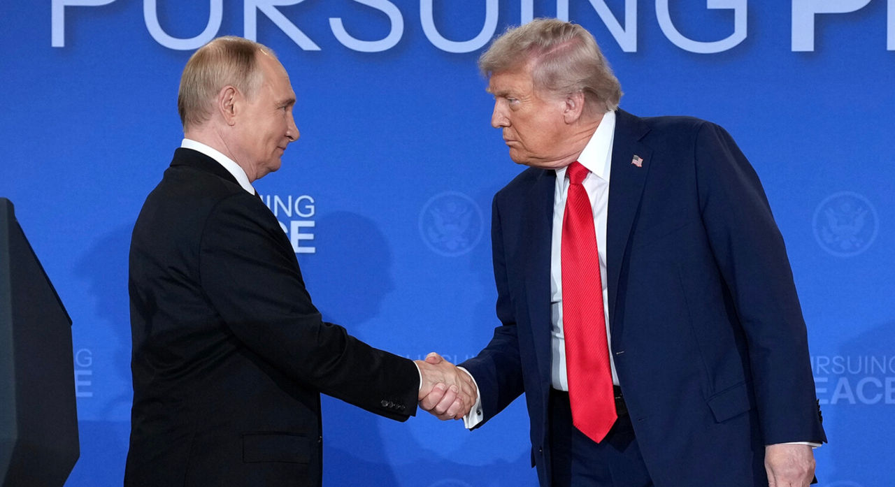 Трамп получил список 1000 военнопленных, а Путин — письмо Мелании.