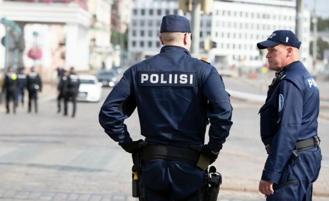 В Финляндии четырех мужчин подозревают в планировании терактов и "расовой войны".
