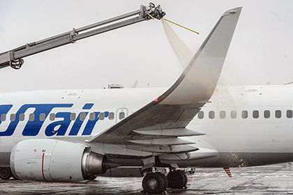 Пассажирский самолет «Боинг-737» аварийно сел в аэропорту Пулково.