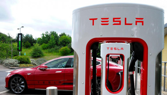 Владельцы Tesla получат по 16 тысяч долларов.