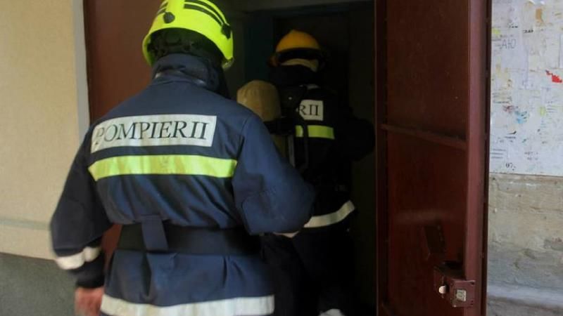 В Бубуечь спасатели пришли на помощь девочке, заблокированной в квартире.