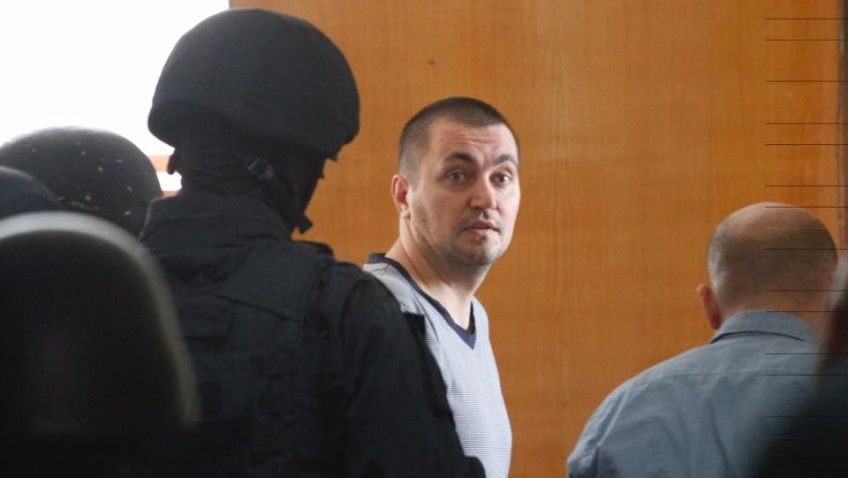La baza acestor acțiuni ale oamenilor legii stau informațiile obținute din Carnețelul lui Veaceslav Platon ridicat în momentul reținerii acestuia în Kiev.