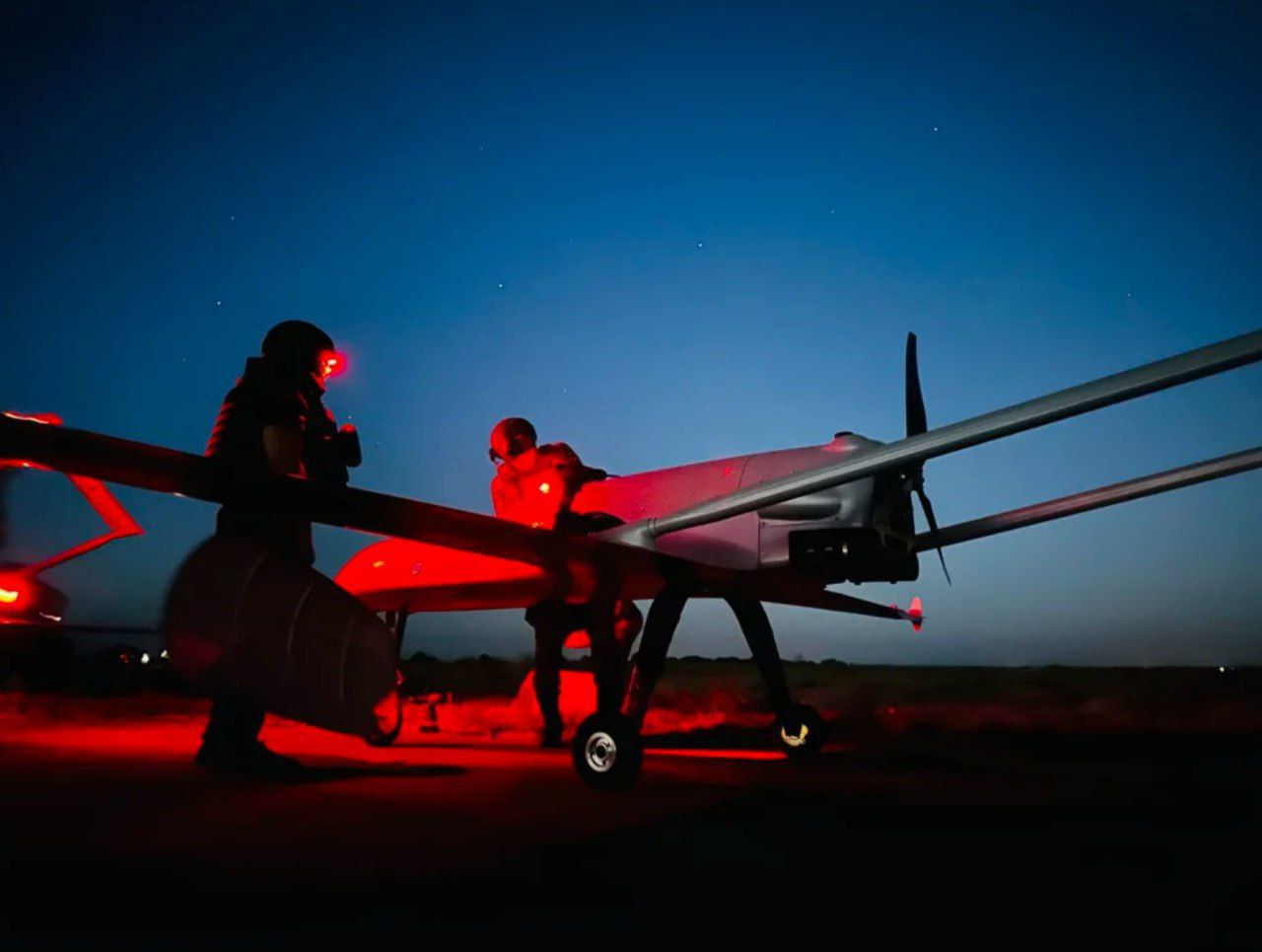 Jurnaliștii CNN au arătat cum Ucraina lansează drone spre Rusia.