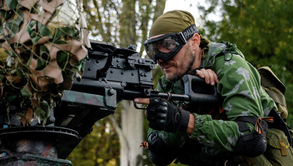 Министр обороны самопровозглашенной ДНР Кононов заявил, что силовики продолжают обстрел позиций ополченцев.