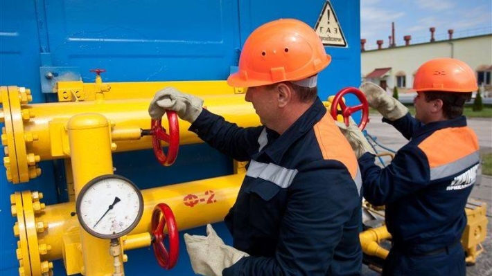 Запасы газа на Украине упали ниже 10 млрд куб., а школам и вузам рекомендовано остановить работу.