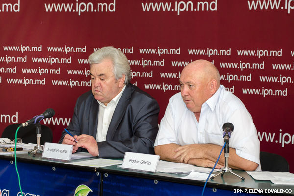 Лидер ассоциации Moldova Mea Федор Гелич и экс-министр безопасности Анатол Плугару.