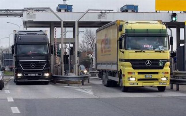 În R. Moldova, la fel ca în Europa, ar putea să apară drumuri cu taxă, la fel cum e în statele Uniunii Europene. Foto: adevarul.ro