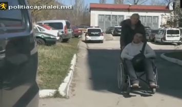 Если задержанных признают виновными, им грозит штраф до 50 тысяч леев или до пяти лет тюрьмы.