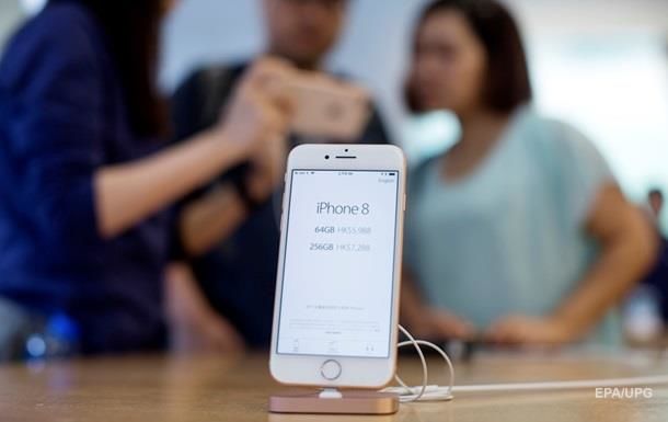 Известно, что розничные продажи iPhone X стартуют 3 ноября этого года.