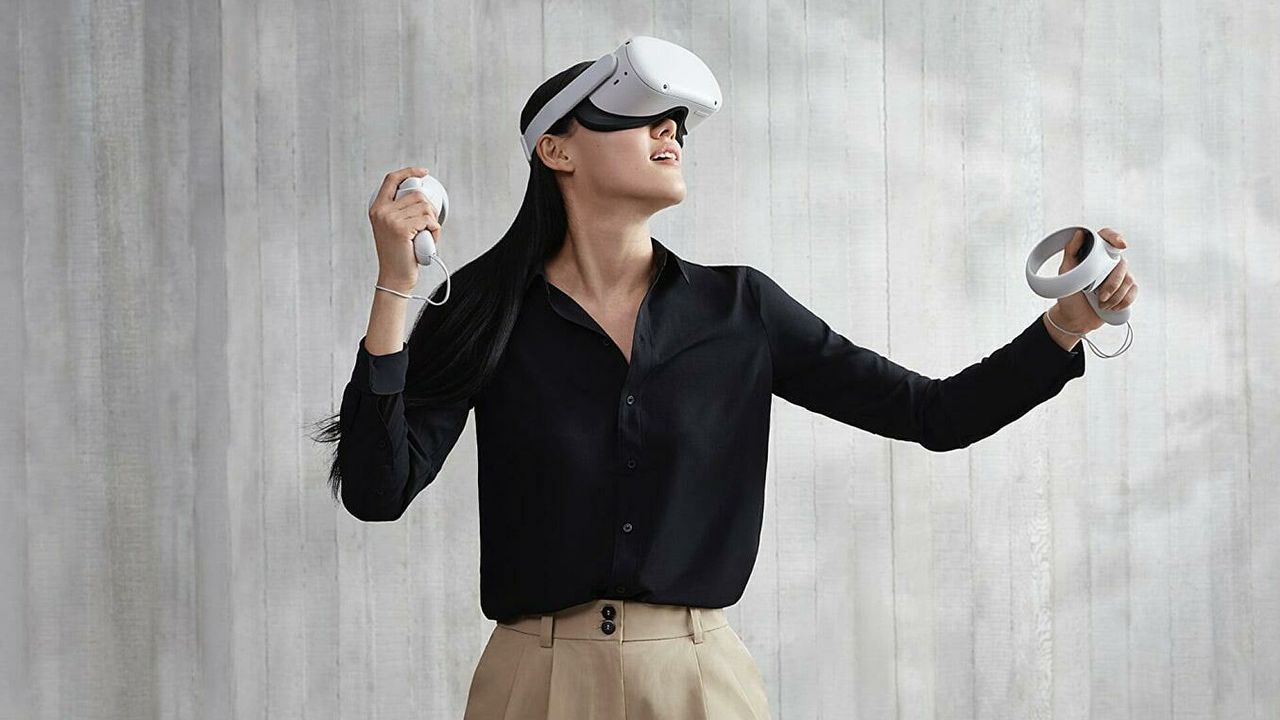 Компания Oculus представила новый шлем виртуальной реальности Quest 2. Фото: ria.ru.