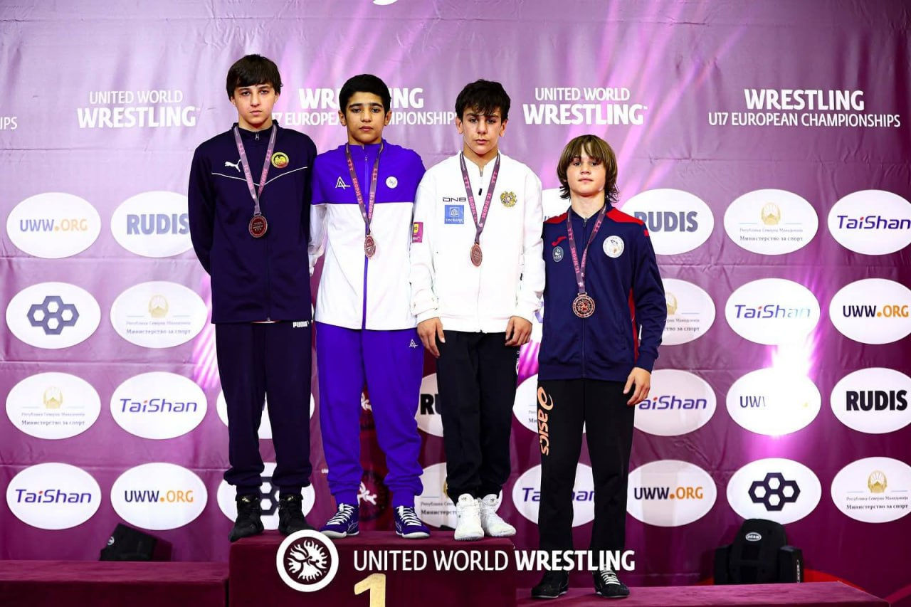 Сборная Молдовы по борьбе завоевала серебро и бронзу на чемпионате Европы U17 в Скопье.
