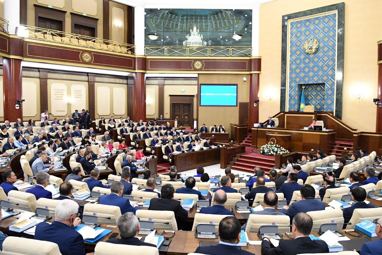 Парламент Казахстана ратифицировал договор с РФ о военном сотрудничестве.