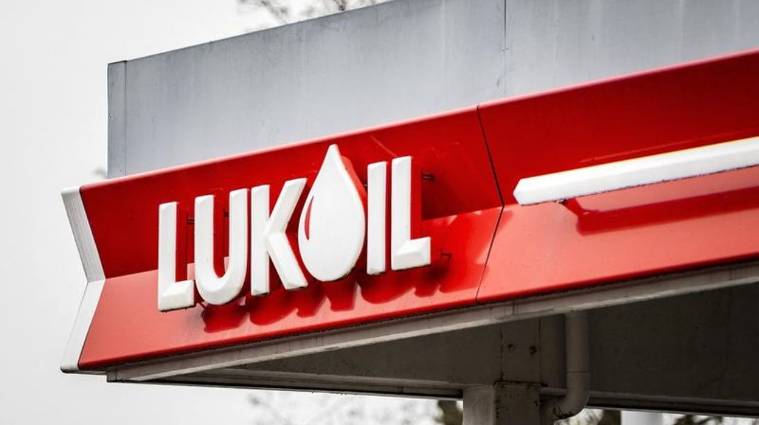 Кожухарь: Lukoil Moldova обязана продать активы аэропорту Кишинёва.