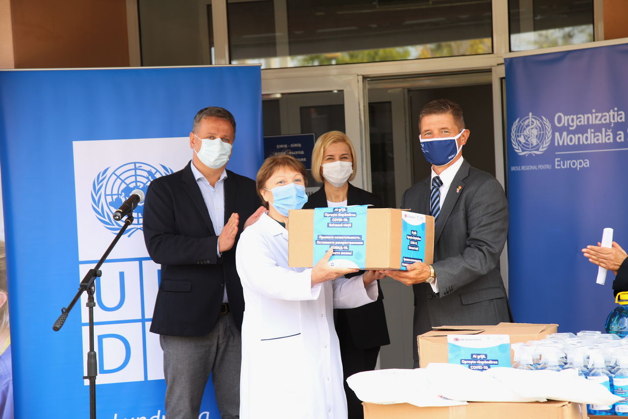 Партия оборудования для лечения COVID-19 поступила в комратскую больницу. Фото: gagauzinfo.md.