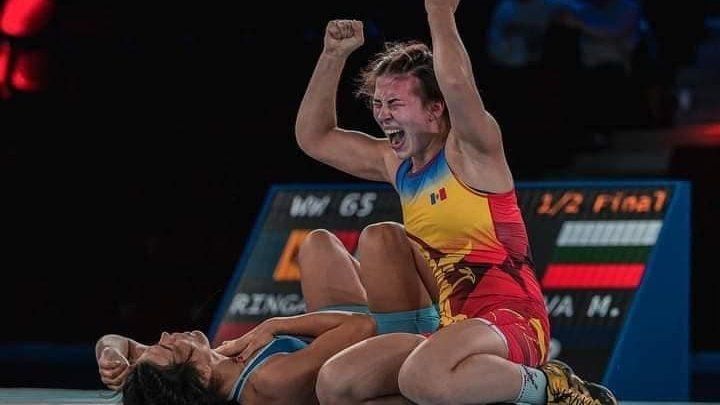 Спортсменка из Молдовы впервые стала чемпионкой мира по борьбе.
