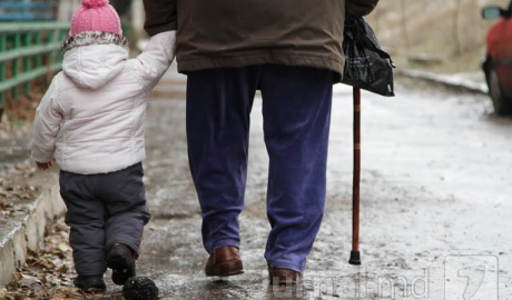 Tot mai mulţi oameni s-au adresat în ultimele zile la spital pentru ajutor medical după ce au căzut pe gheaţă.