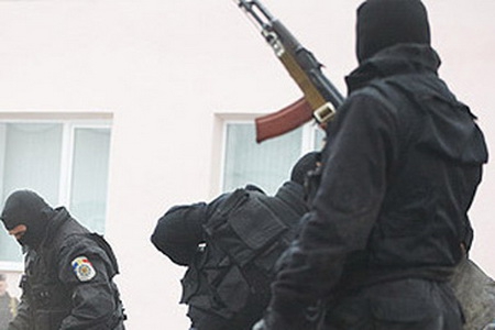 Вокруг Комрата выставлены вооруженные полицейские кордоны. Фото: moldnews.md