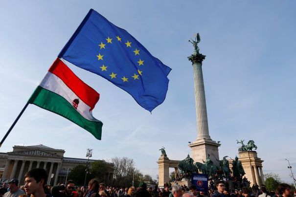 Partidul de guvernământ din Ungaria va redacta o rezoluţie privind respingerea cotelor de imigranţi impuse la nivelul UE.