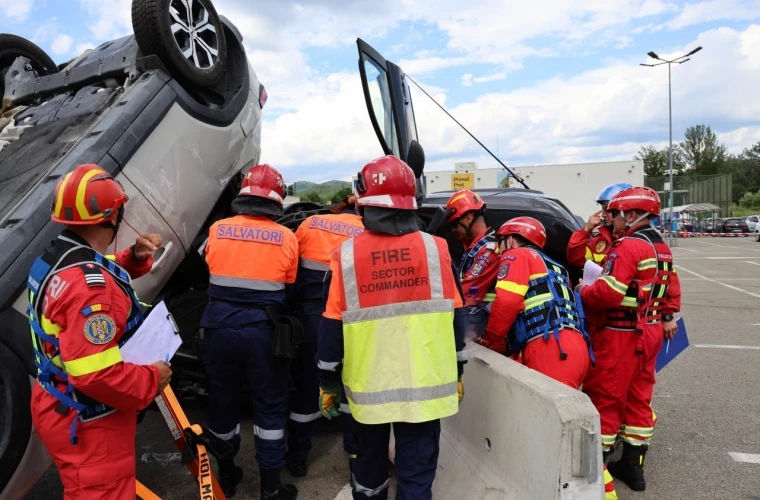 Salvatorii moldoveni participă la competiții internaționale în România
