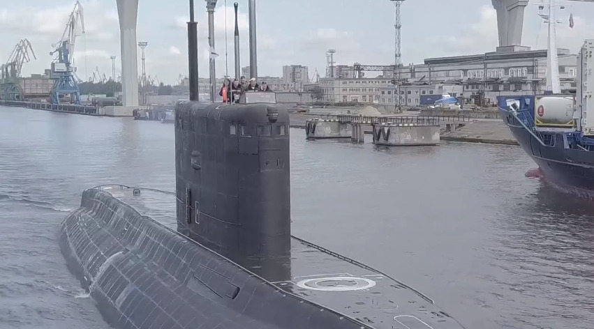 Появилось видео первого погружения новейшей российской подлодки.