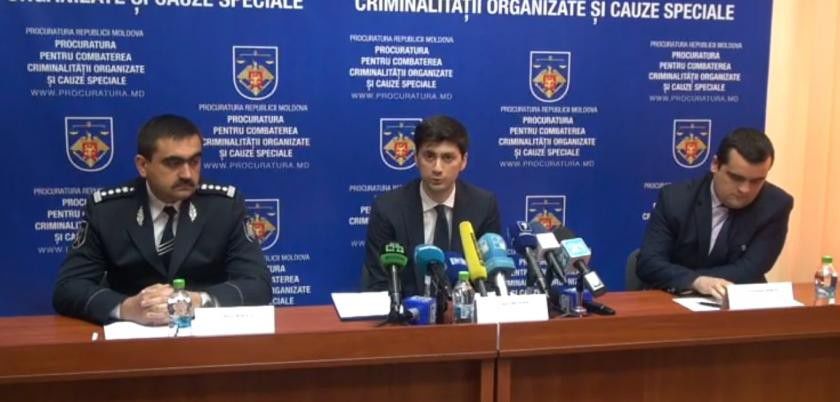 На имущество всех членов преступной группировки наложен секвестр.