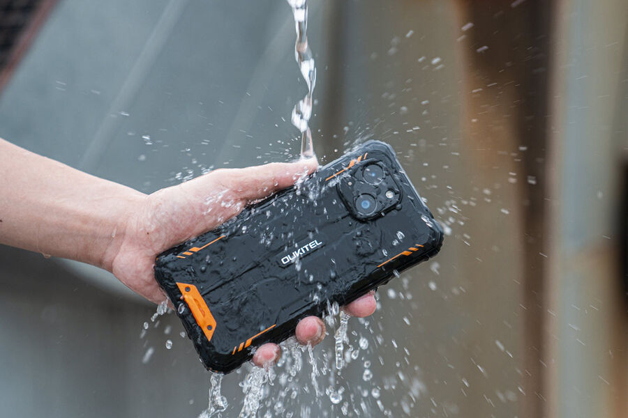 В Китае представлен «неубиваемый» клон iPhone 13.