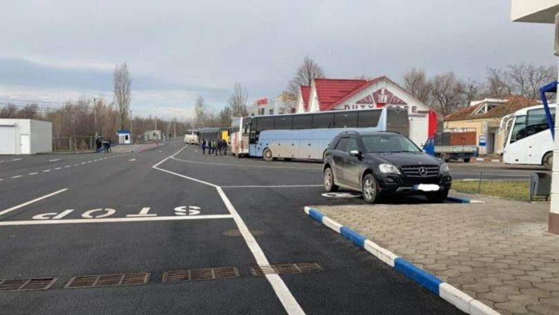 На КПП Кагул-Оанча затруднено движение: образовалась очередь из автобусов.