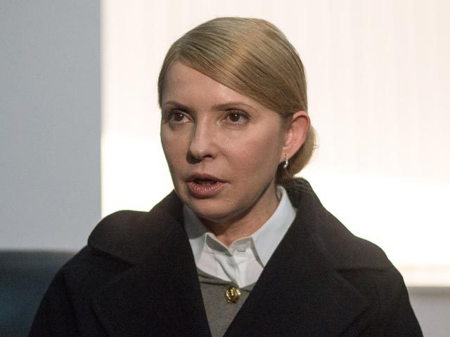 Экс-премьер утверждает, что политика Путина развернула украинцев "в другом стратегическом направлении".