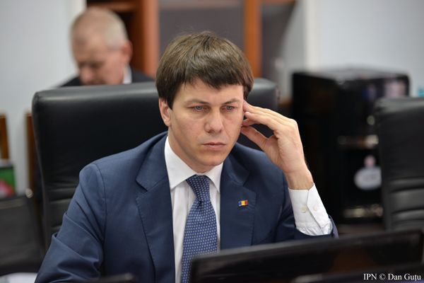 Oleg Efrim a încălcat legea când a refuzat să înregistreze “Partidul Nostru”. Foto: moldova24.info