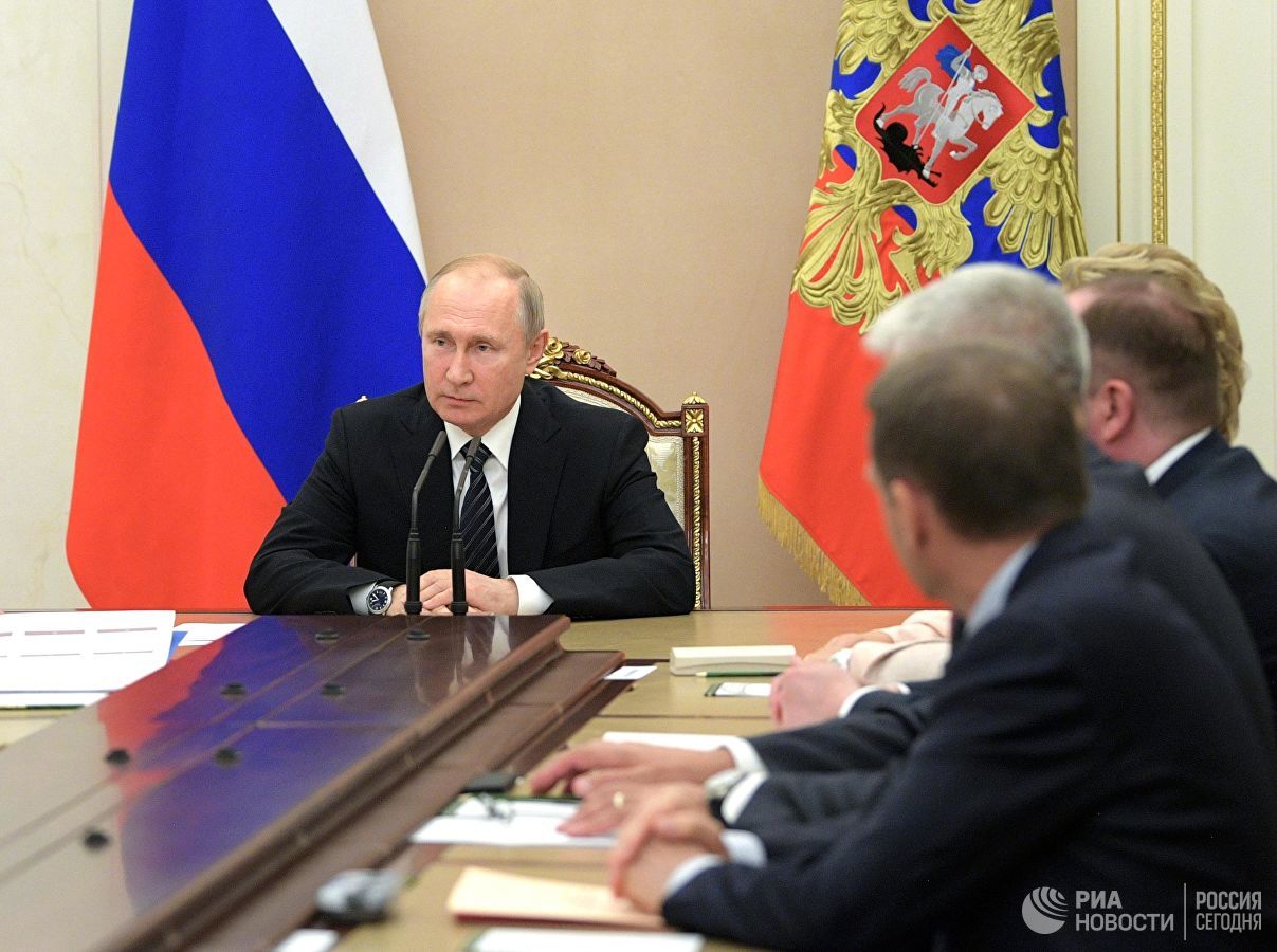 Путин упростил получение гражданства для жителей двух областей Украины.