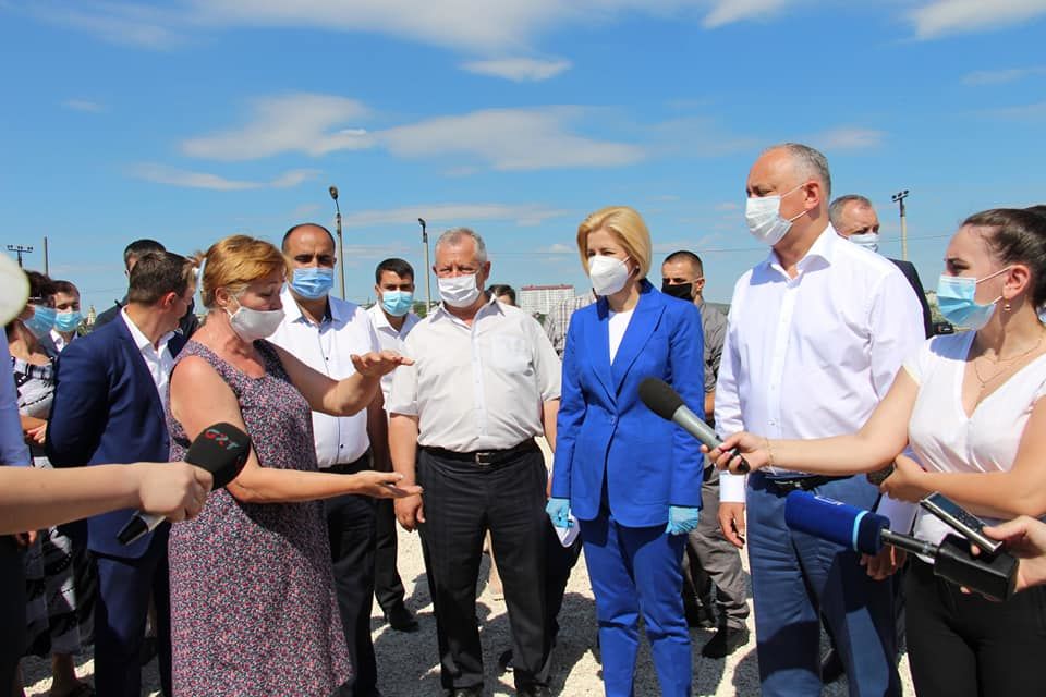 Во время визита Додона все пострадавшие от подтопления получили по 15 тыс. леев. 
