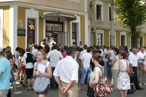 Обучение в экономических колледжах стоит шесть тысяч леев.