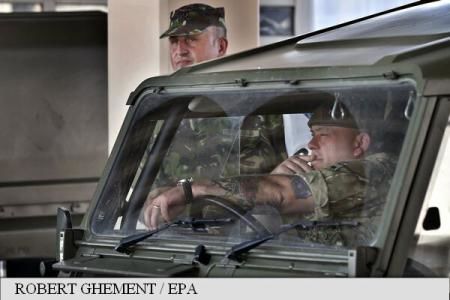 Washingtonul vinde Londrei mașini militare pentru un miliard de dolari. Foto: Agerpres