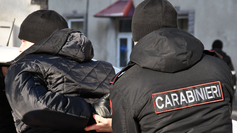 Un bărbat, reținut în sectorul Botanica cu obiecte interzise.