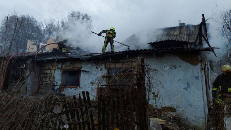 Женщина жила одна. Обстоятельства инцидента предстоит выяснить специалистам.