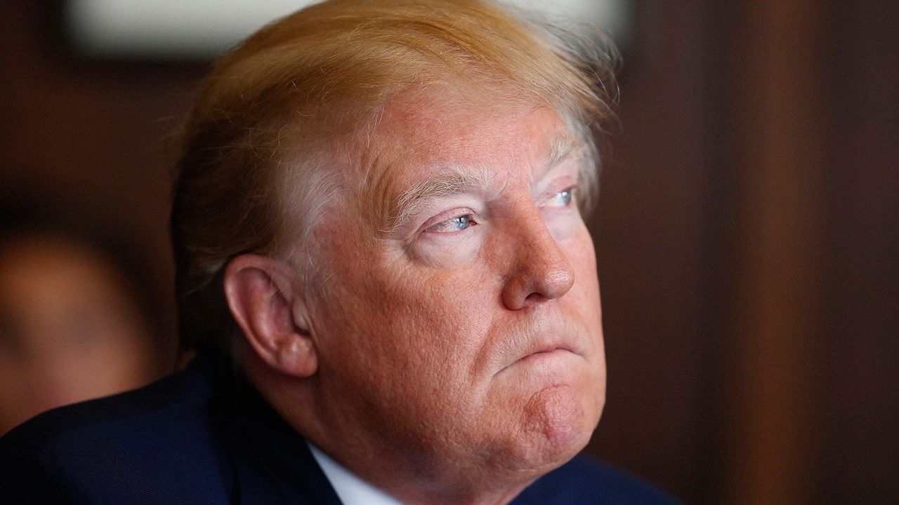Трамп пожаловался на бессонницу из-за мыслей о COVID-19.